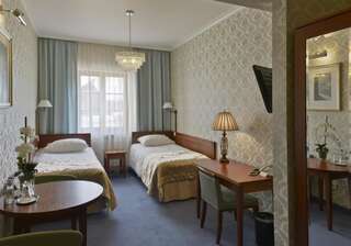 Отель Hotel Skala Бяла-Подляска Двухместный номер эконом-класса с 2 отдельными кроватями-6